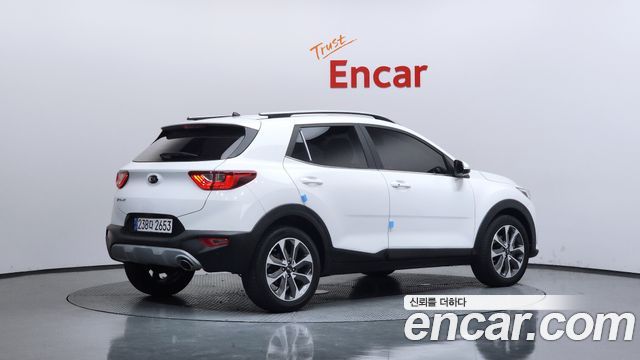 Kia Stonic 1.4 Trendy - фото 1