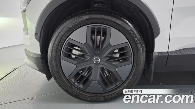 Volvo EX30 Performance Ultra - фото 3