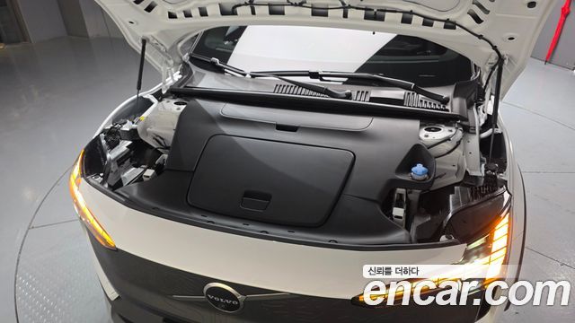 Volvo EX30 Performance Ultra - фото 4