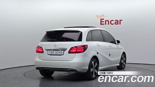 Mercedes-Benz B-Class W246 B220 - фото 1