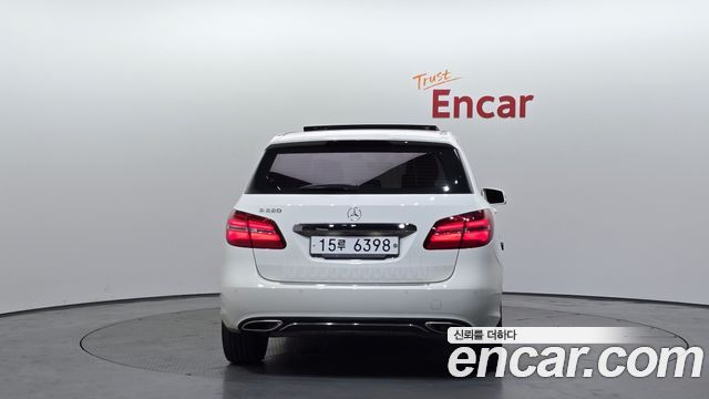 Mercedes-Benz B-Class W246 B220 - фото 3