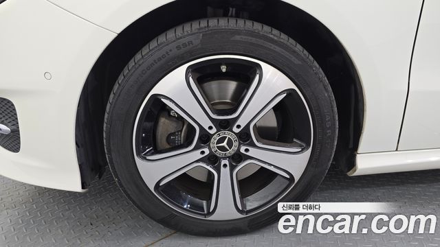 Mercedes-Benz B-Class W246 B220 - фото 4