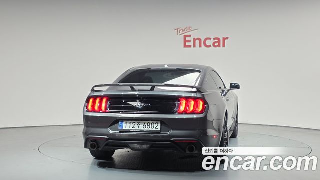 Ford Mustang Coupe - фото 2