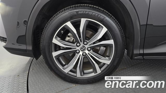 Lexus RX 4-го поколения Executive - фото 4