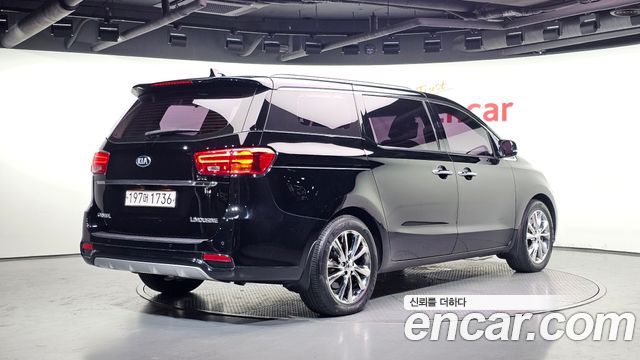 Kia Carnival Новый Gasoline 7-Seater Limousine VIP - фото 1
