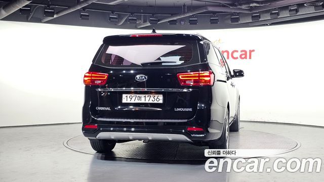 Kia Carnival Новый Gasoline 7-Seater Limousine VIP - фото 3