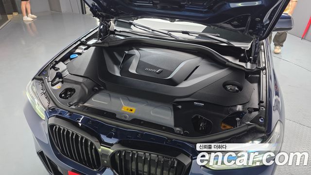 BMW iX3 M Sports - фото 4