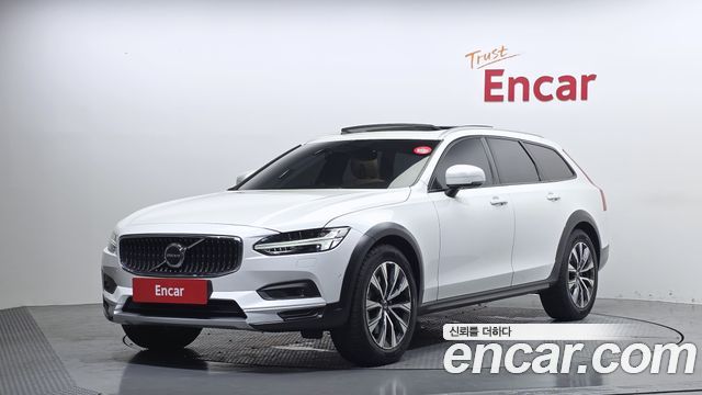 Volvo V90 B5 Pro AWD - фото 0