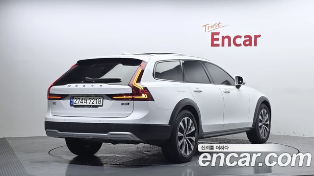 Volvo V90 B5 Pro AWD - фото 1