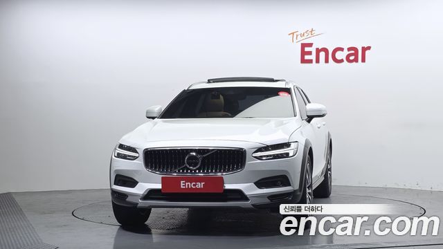 Volvo V90 B5 Pro AWD - фото 2