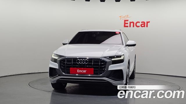Audi Q8 45 TDI Quattro Premium - фото 2
