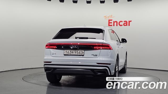 Audi Q8 45 TDI Quattro Premium - фото 3