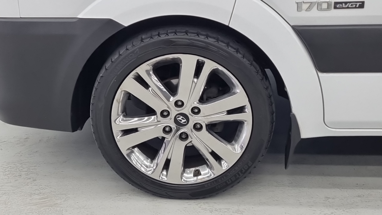 Hyundai Solati 15-seater Luxury - фото 4