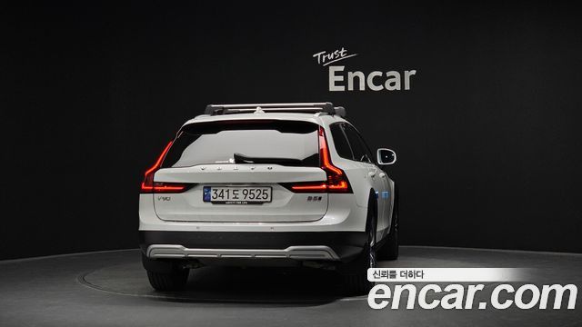 Volvo V90 B5 Ultimate AWD - фото 3