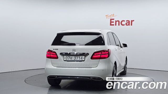 Mercedes-Benz B-Class W246 B220 - фото 3