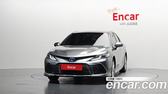 Toyota Camry XV70 2.5 LE Hybrid - фото 2