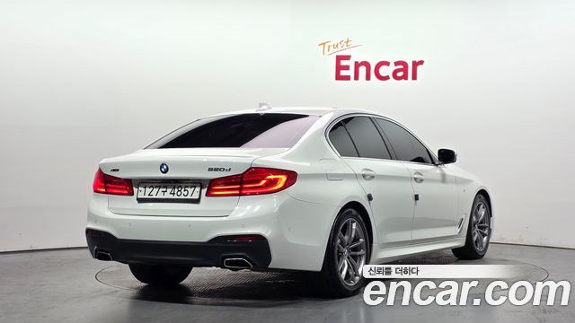 BMW 5-Series G30 520d xDrive M Sport Package Plus - фото 1