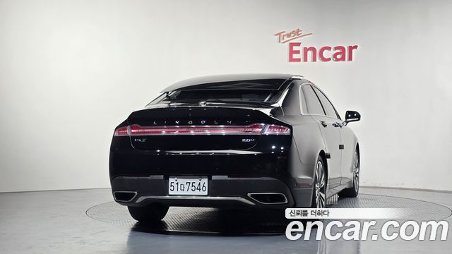 Lincoln MKZ Hybrid 2nd - фото 3