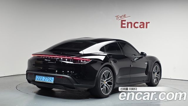 Porsche Taycan Base - фото 1