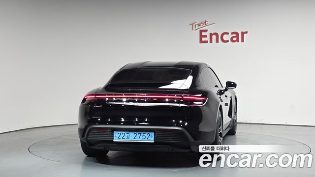 Porsche Taycan Base - фото 3