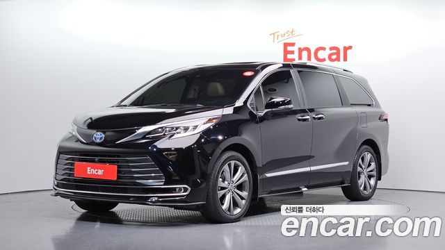 Toyota Sienna 4-го поколения 2.5 Hybrid 2WD - фото 0