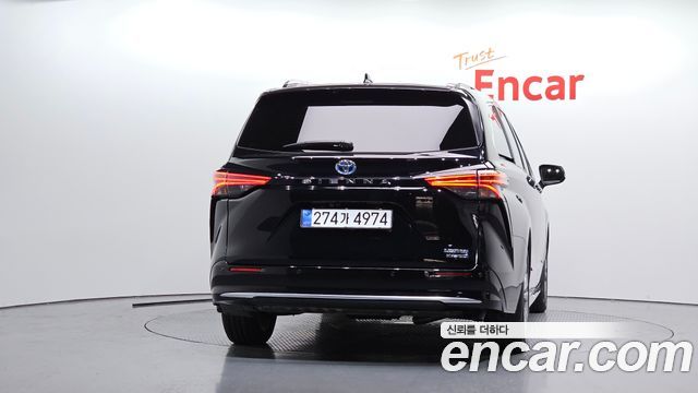 Toyota Sienna 4-го поколения 2.5 Hybrid 2WD - фото 3