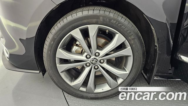 Toyota Sienna 4-го поколения 2.5 Hybrid 2WD - фото 4