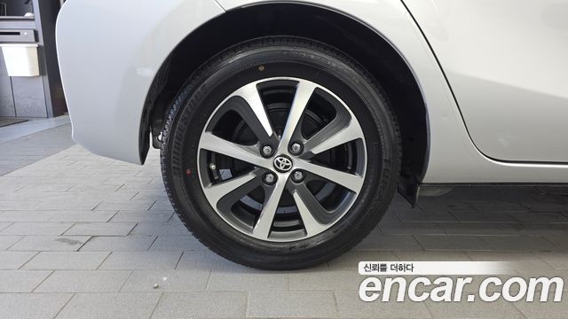 Toyota Prius 1.5 - фото 4