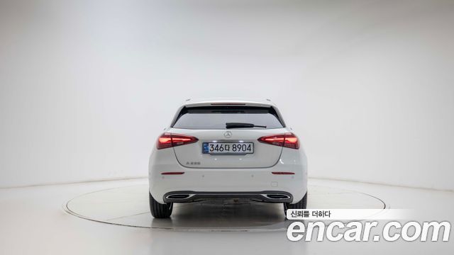 Mercedes-Benz A-Class W177 A220 Hatchback - фото 3