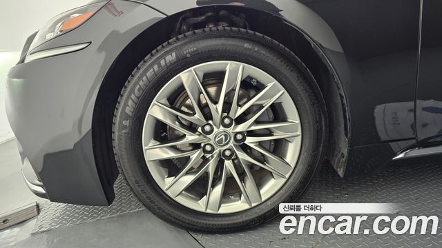 Lexus LS LS500 3.5 Luxury AWD - фото 4