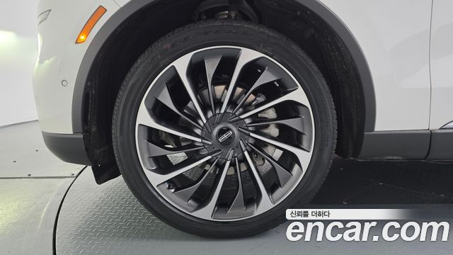 Lincoln Aviator 2-го поколения 3.0 Reserve AWD - фото 3