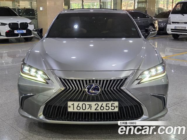 Lexus ES 7-го поколения Executive - фото 1