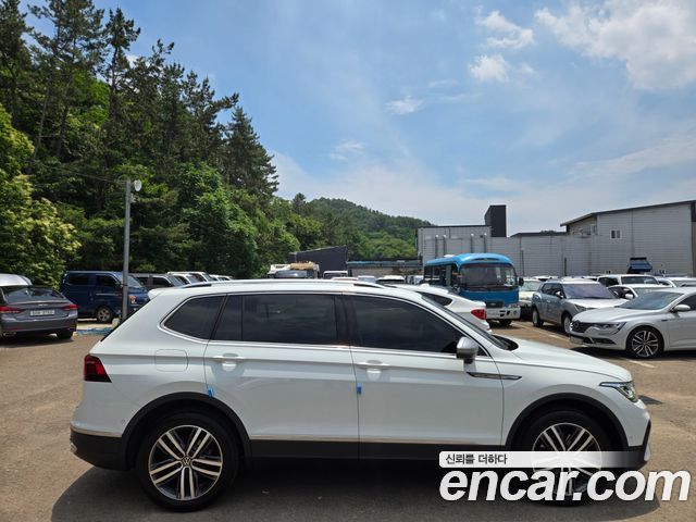 Volkswagen Tiguan 2.0 TSI R-Line - фото 2