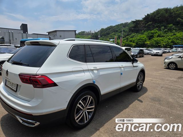 Volkswagen Tiguan 2.0 TSI R-Line - фото 3