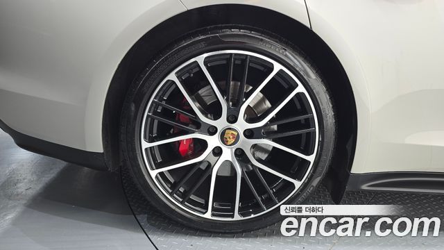 Porsche Panamera 4.0 GTS - фото 4