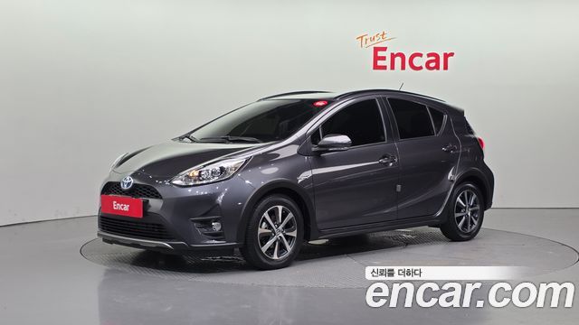 Toyota Prius 1.5 Crossover - фото 0