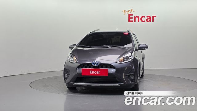 Toyota Prius 1.5 Crossover - фото 2