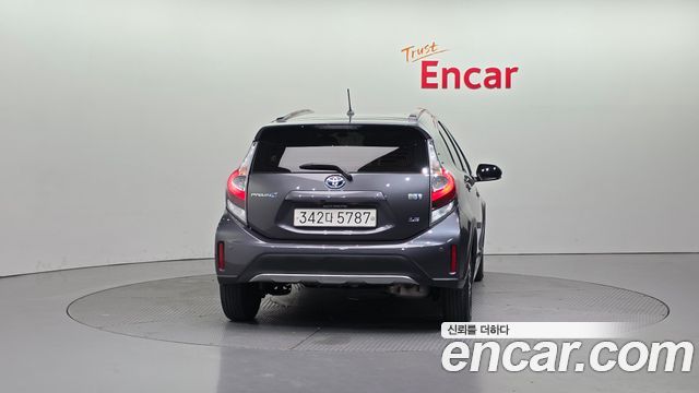 Toyota Prius 1.5 Crossover - фото 3
