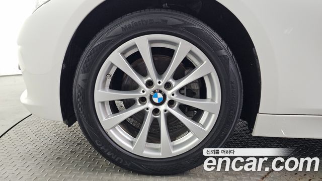 BMW 3-Series F30 320d - фото 4