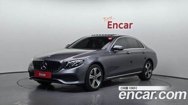 Mercedes-Benz E-Class W213 E220d Avantgarde - фото 0