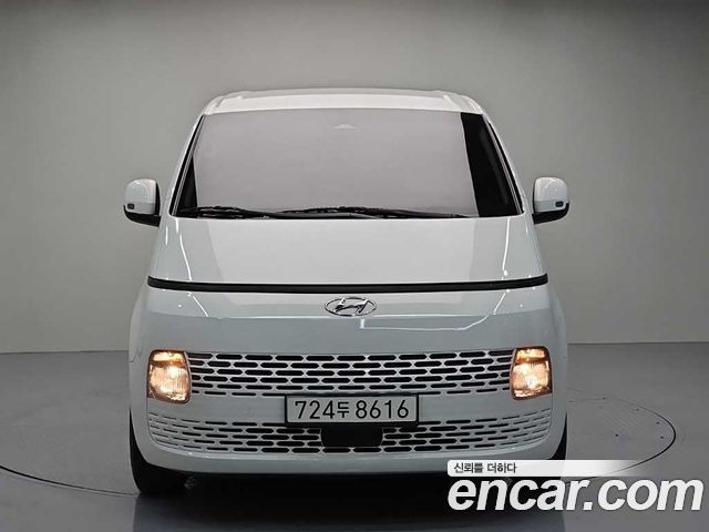 Hyundai Staria 4WD Tourer 11-Seater Modern - фото 1