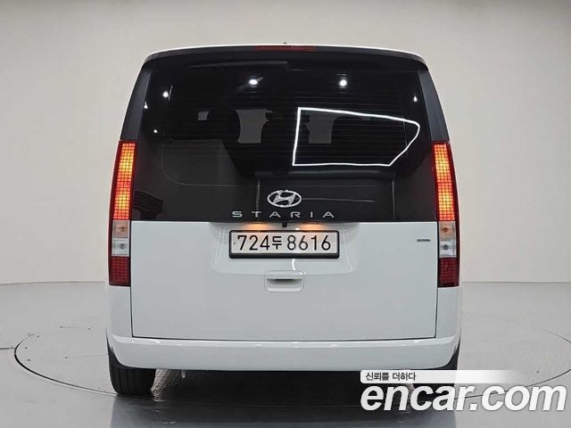 Hyundai Staria 4WD Tourer 11-Seater Modern - фото 2