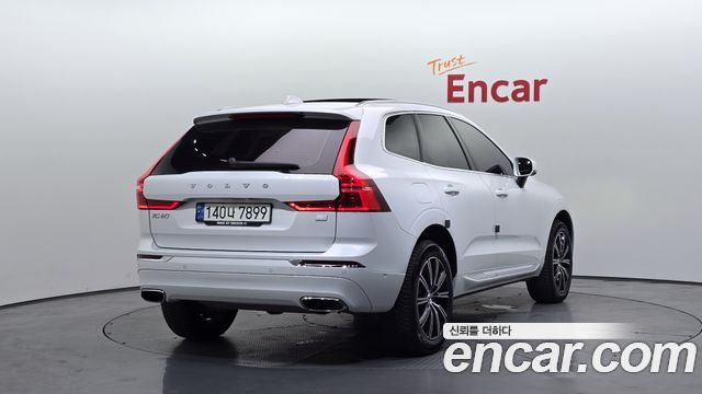 Volvo XC60 2-го поколения T8 Inscription - фото 1