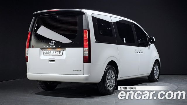 Hyundai Staria Cargo 3-Seater Modern - фото 0