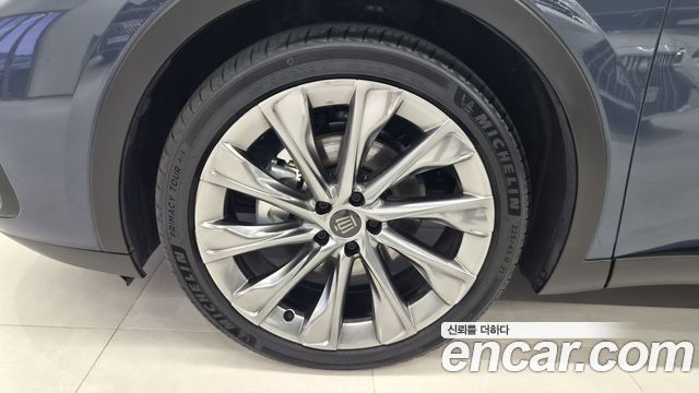 Toyota Crown 2.5 4WD Hybrid - фото 4