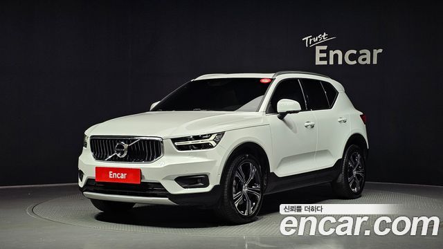 Volvo XC40 T4 Inscription - фото 0