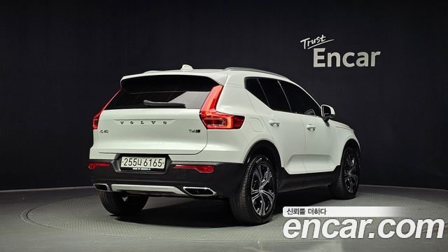 Volvo XC40 T4 Inscription - фото 1