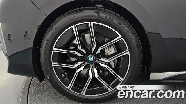 BMW 7-Series G70 740i xDrive M Sport - фото 4