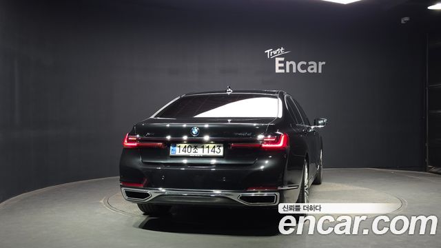 BMW 7-Series G11 740d xDrive Design Pure Excellence - фото 2