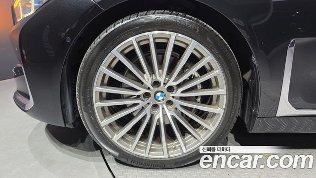 BMW 7-Series G11 740d xDrive Design Pure Excellence - фото 3